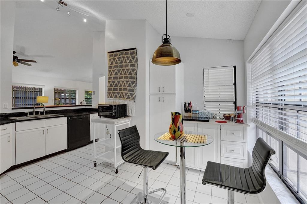 POINTE PARK CONDOS - Residential