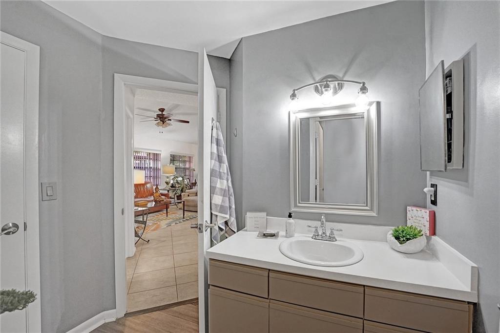 POINTE PARK CONDOS - Residential