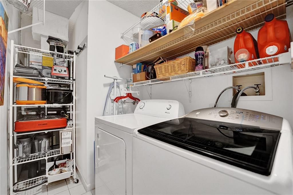 POINTE PARK CONDOS - Residential