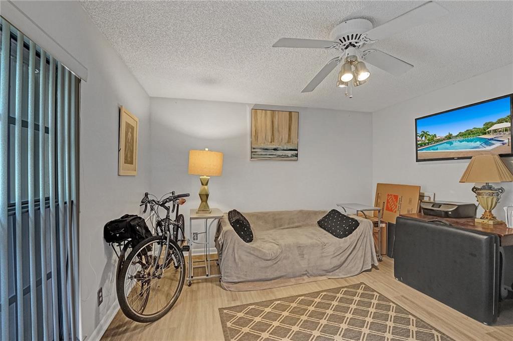 POINTE PARK CONDOS - Residential