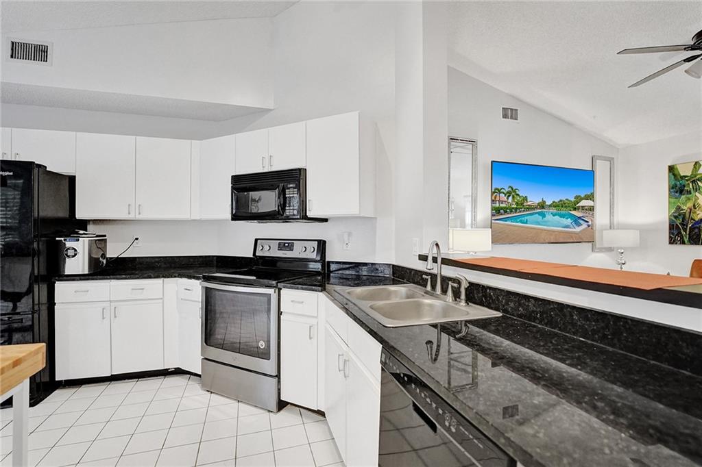 POINTE PARK CONDOS - Residential