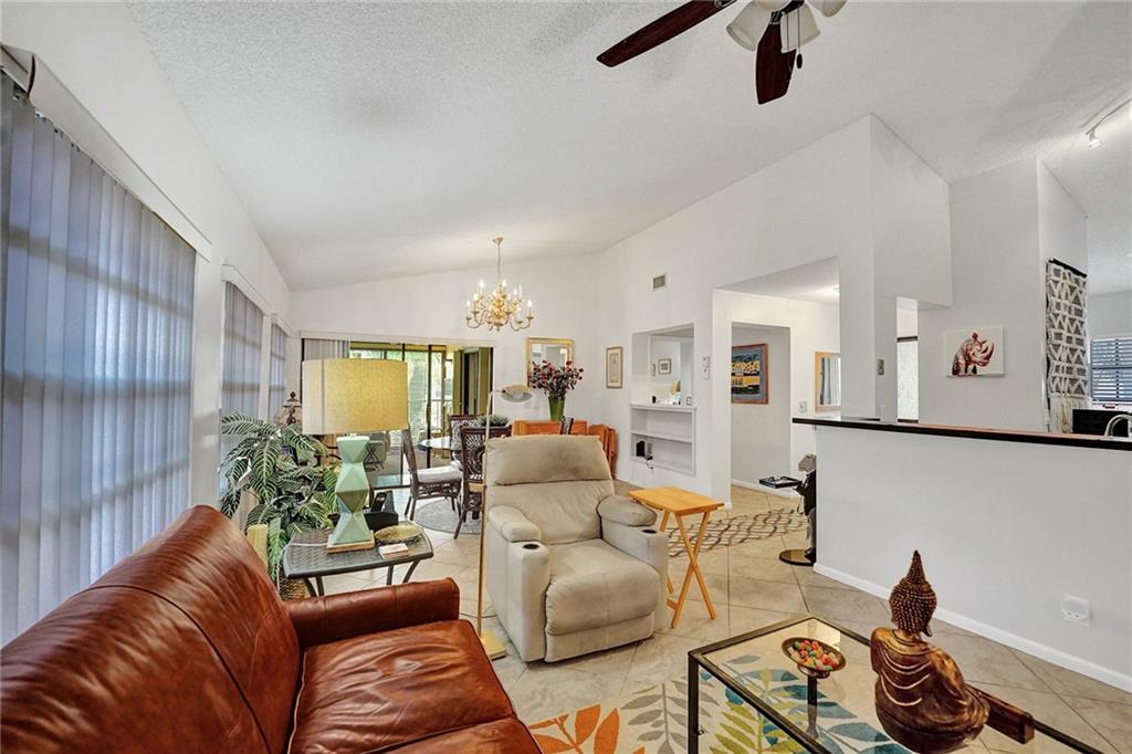 POINTE PARK CONDOS - Residential