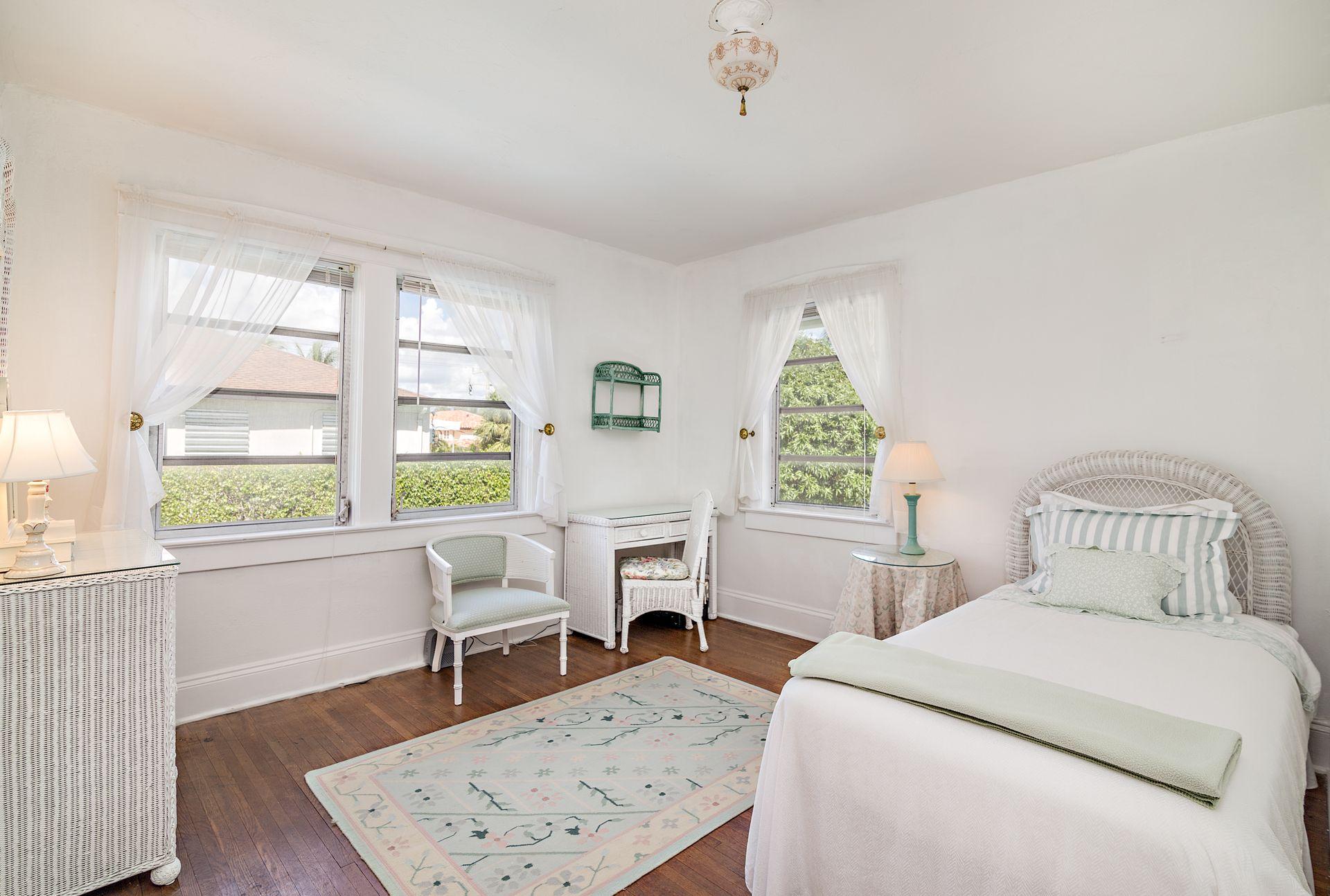 POINCIANA PARK 2ND ADD - Residential