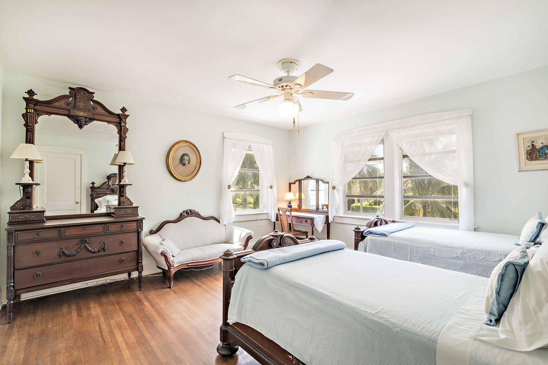 POINCIANA PARK 2ND ADD - Residential