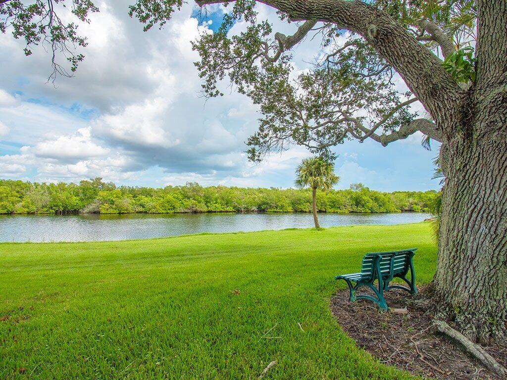 VISTA HARBOR CONDO BLDGS - Residential