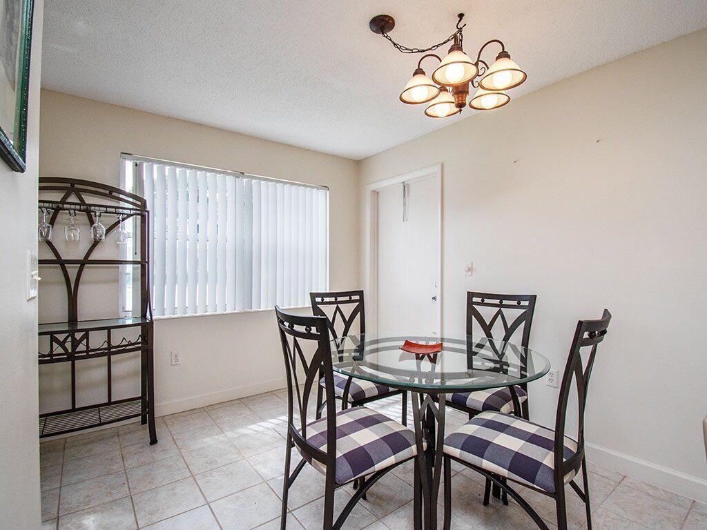 2800 Indian River Boulevard 1