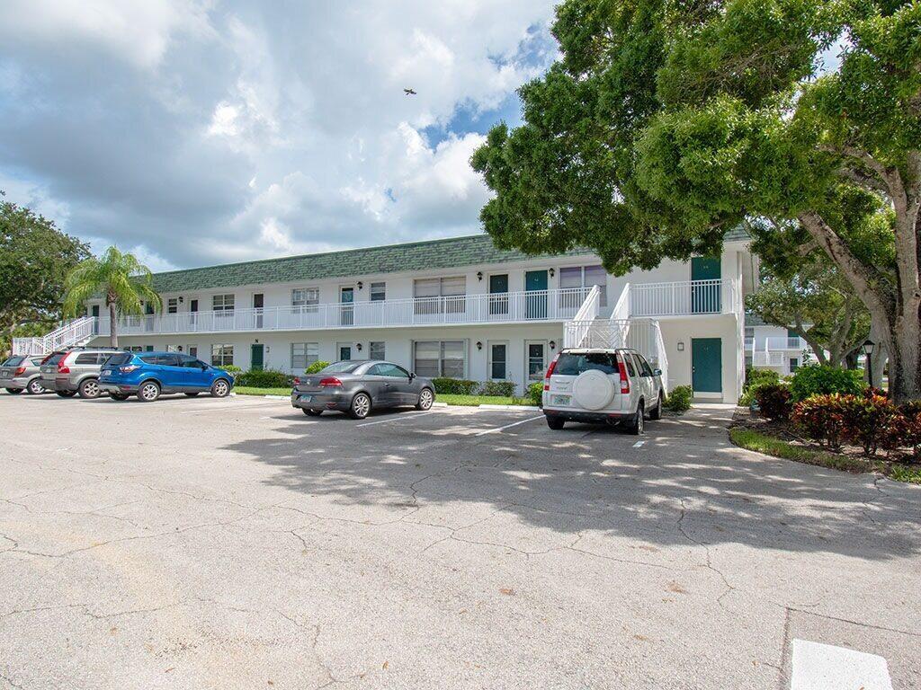 VISTA HARBOR CONDO BLDGS - Residential