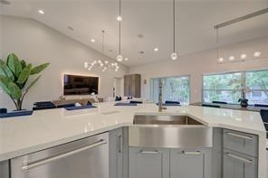 Boulevard Forest 113-39 B - Residential