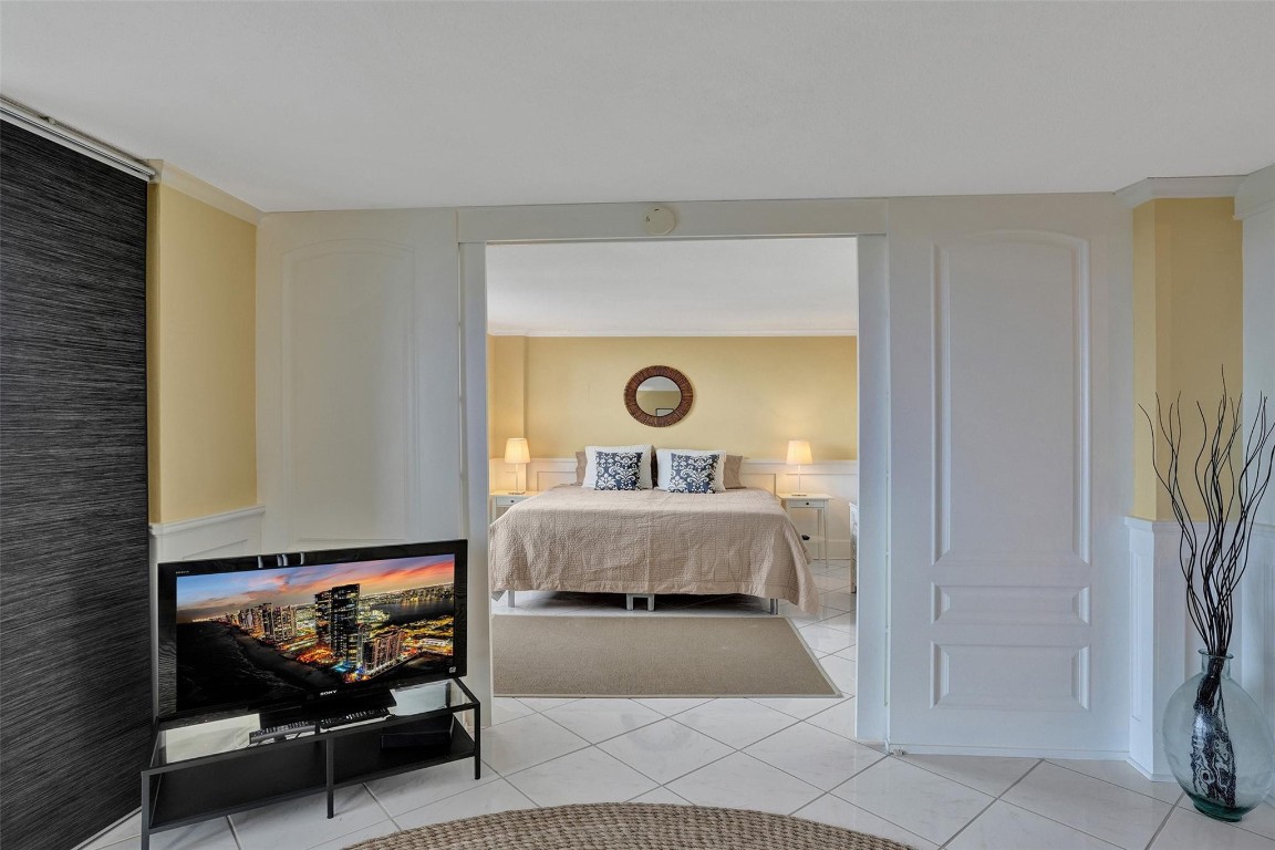 HILLSBORO LE BARON - Residential