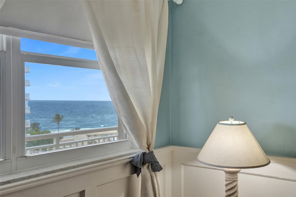 HILLSBORO LE BARON - Residential