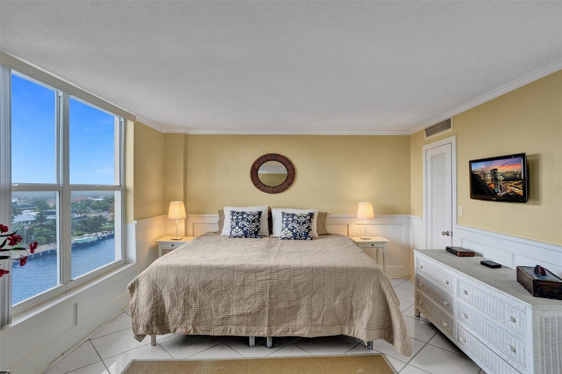 HILLSBORO LE BARON - Residential