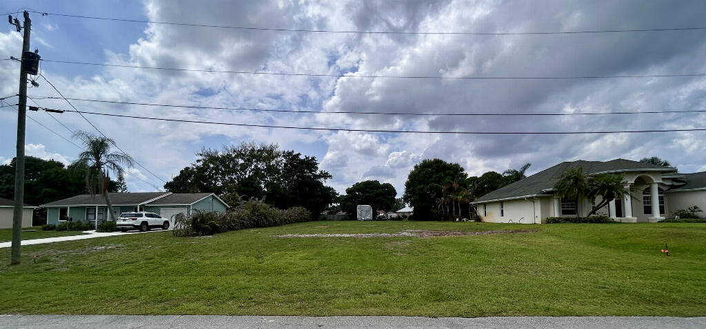145 SW Elderberry Drive