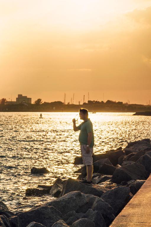 AQUARIUS CONDO - Residential Lease