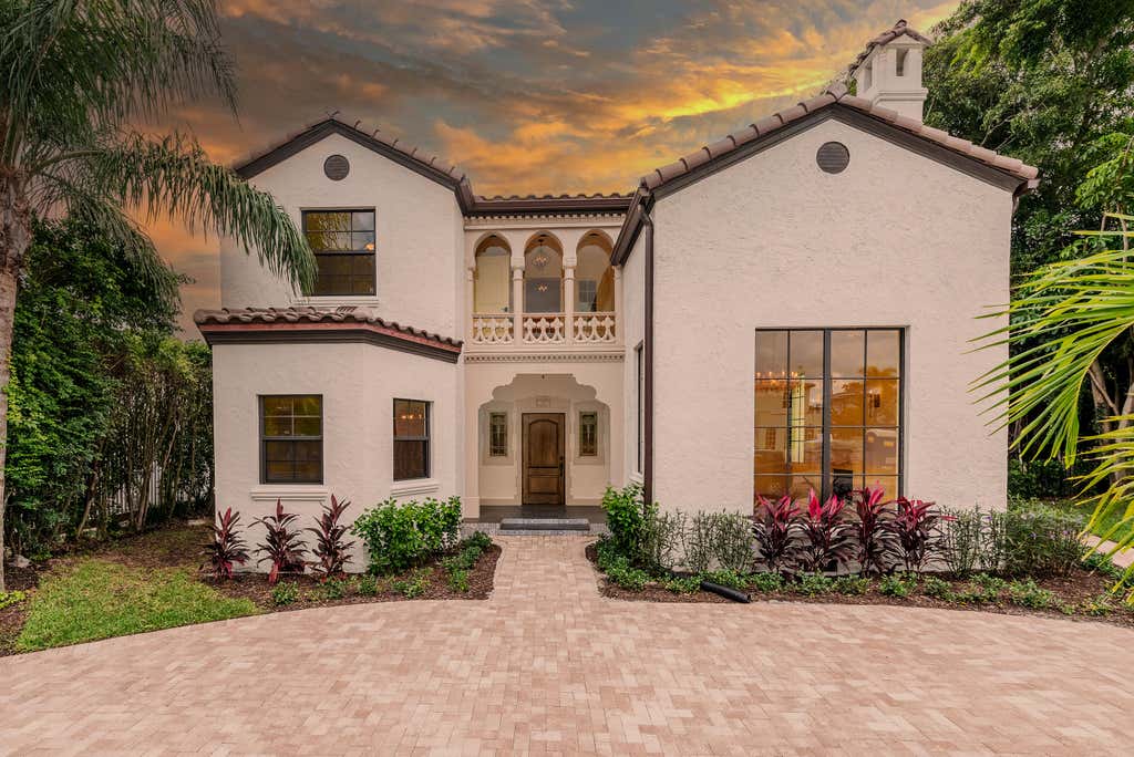 Photo of 206 Greymon Drive, West Palm Beach, FL 33405 (MLS # R10926787)