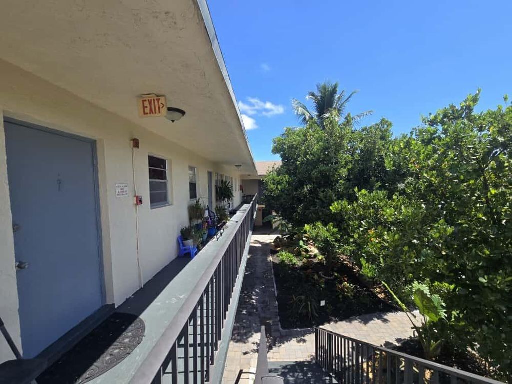 Photo of 620 S Broadway #9, Lantana, FL 33462 (MLS # R11168149)