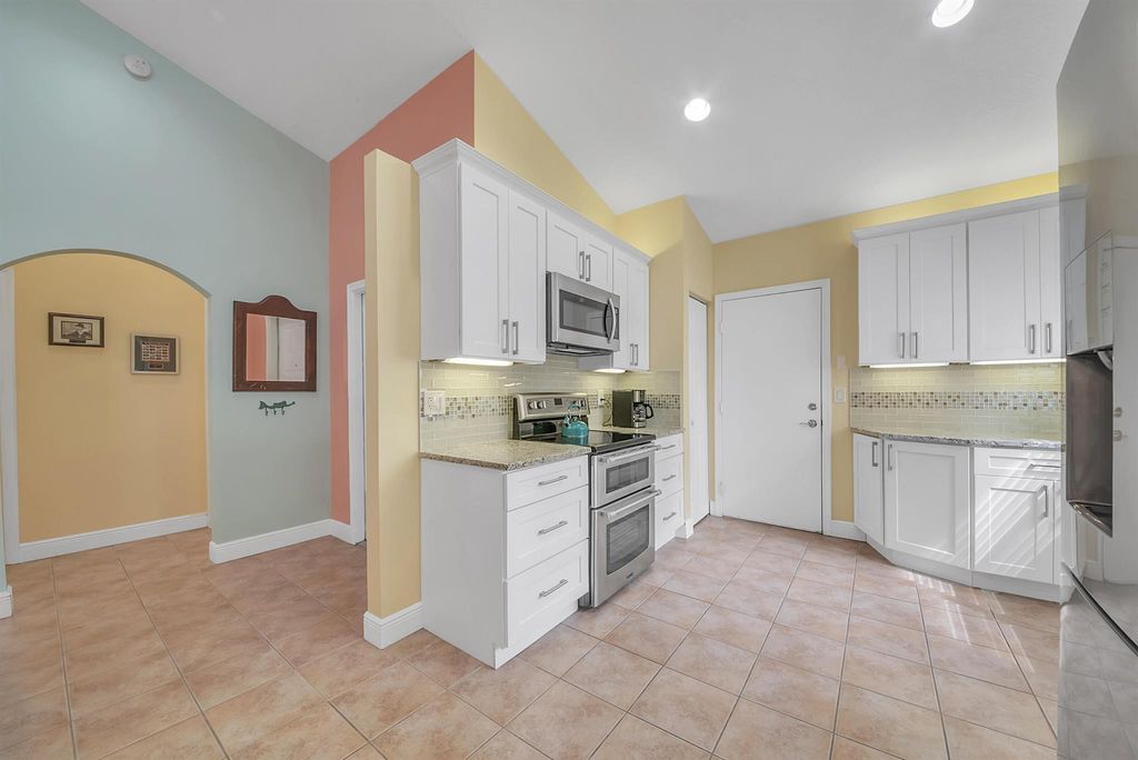 Photo of 12994 Hampton Lakes Circle, Boynton Beach, FL 33436 (MLS # R11123368)