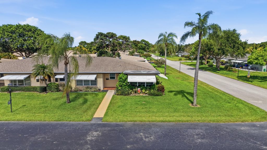 Photo of 875 North Drive #D, Delray Beach, FL 33445 (MLS # B26033219)