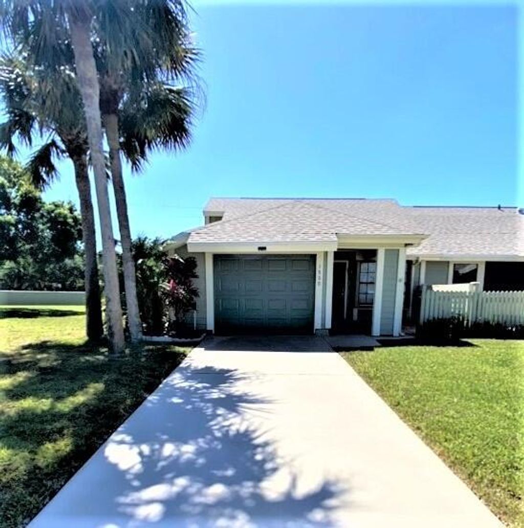 Photo of 1550 SE Colchester Circle, Port St Lucie, FL 34952 (MLS # R10876201)