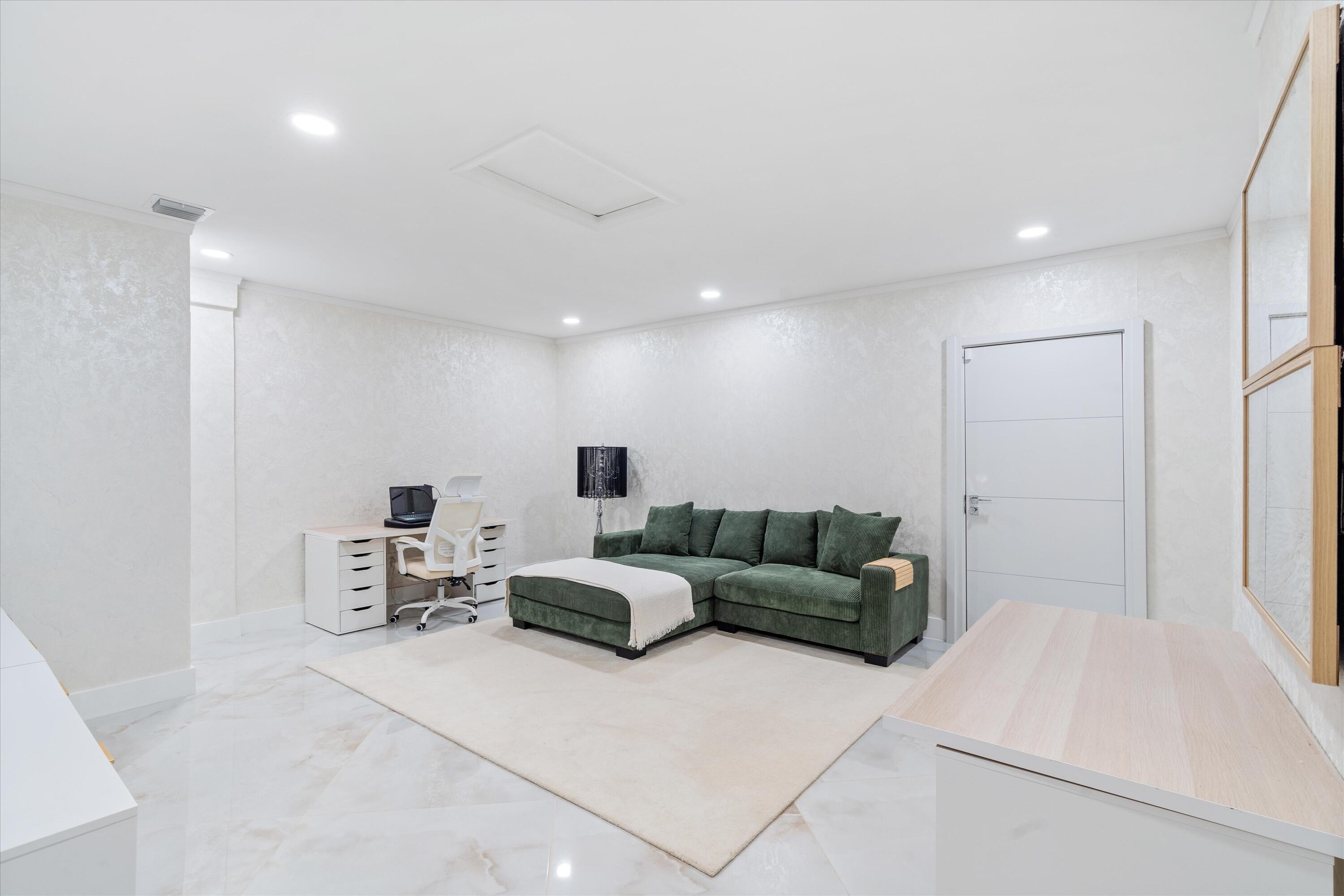 WATERS EDGE AT PARKLAND - Residential Lease