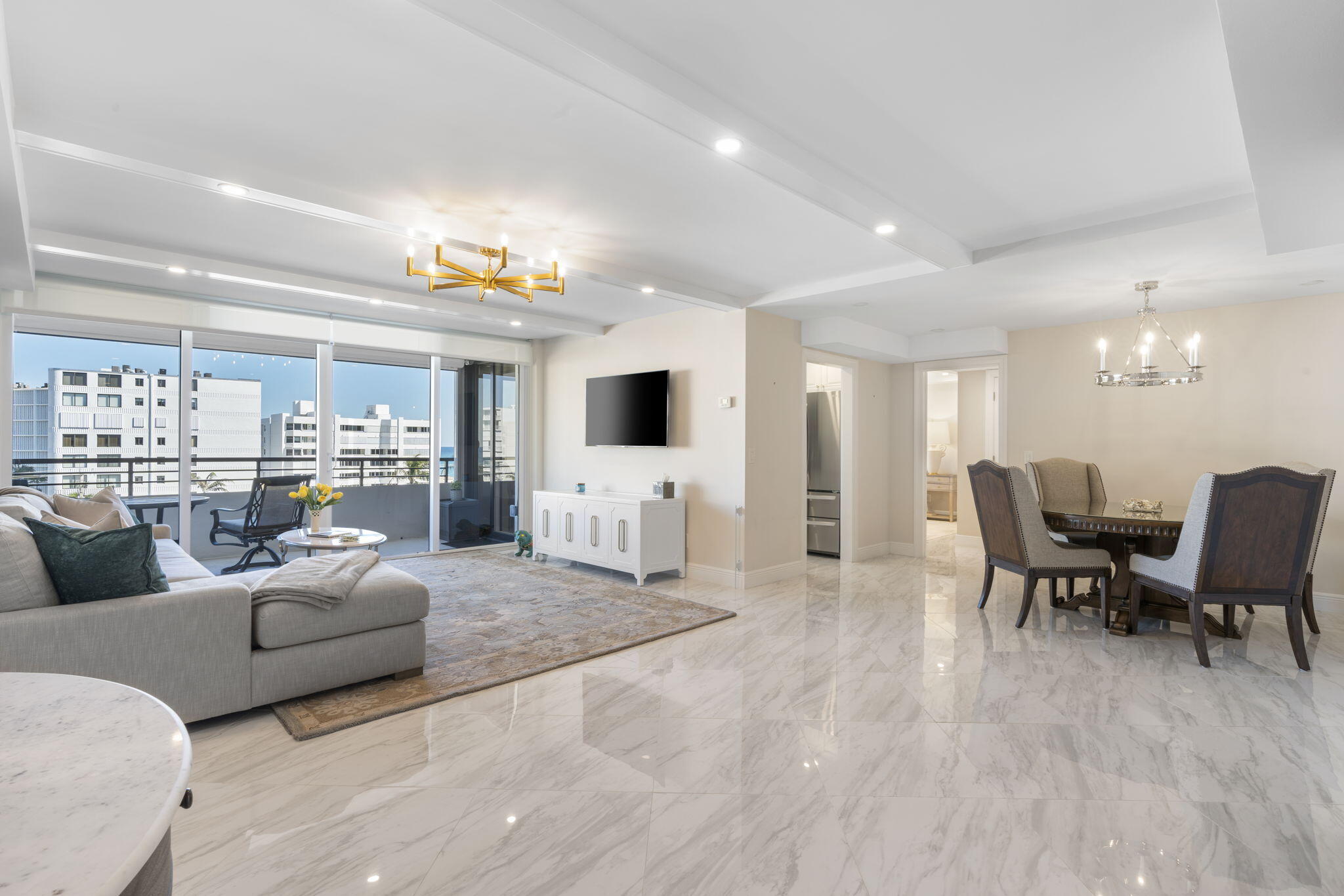 MAYFAIR HOUSE CONDO - Residential