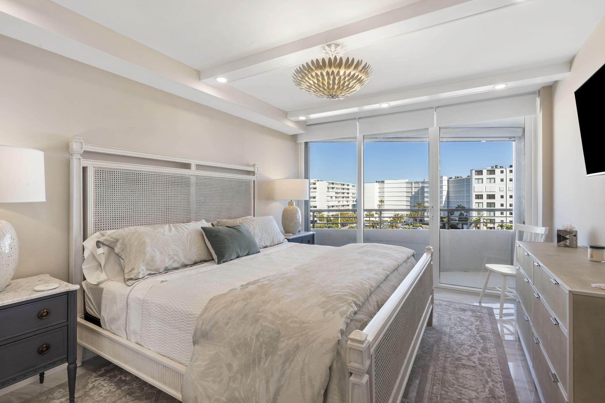 MAYFAIR HOUSE CONDO - Residential