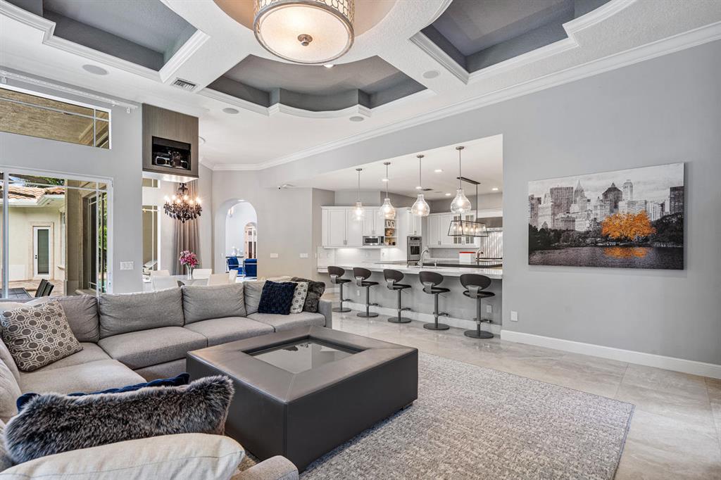 WOODFIELD HUNT CLUB - Residential