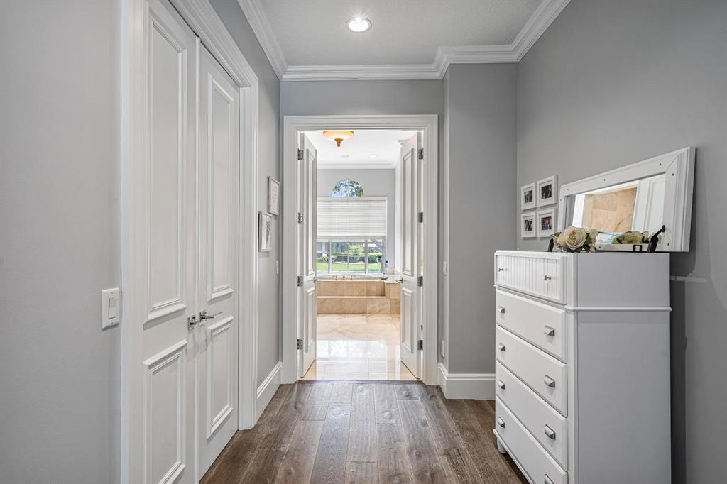 WOODFIELD HUNT CLUB - Residential