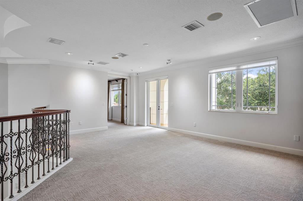 WOODFIELD HUNT CLUB - Residential