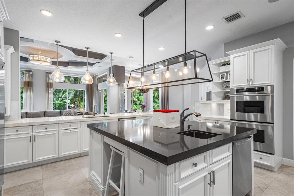 WOODFIELD HUNT CLUB - Residential