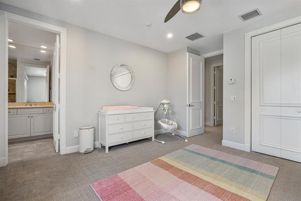 WOODFIELD HUNT CLUB - Residential