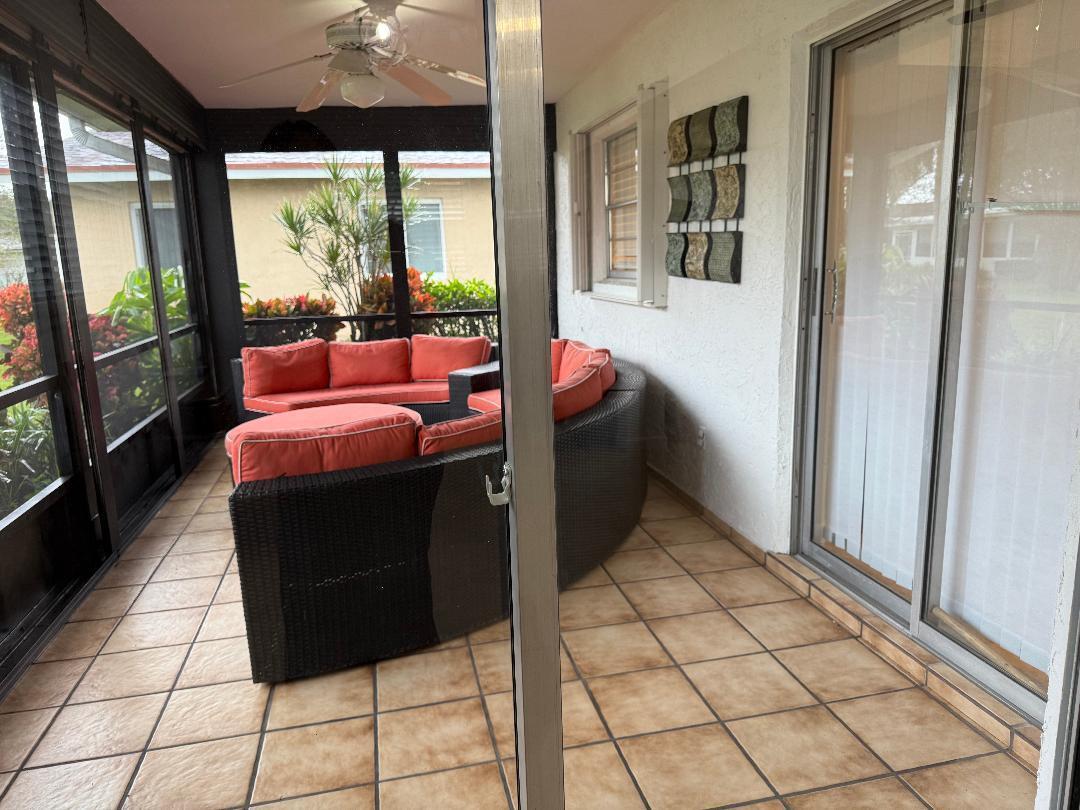 DELRAY VILLAS 5 - Residential