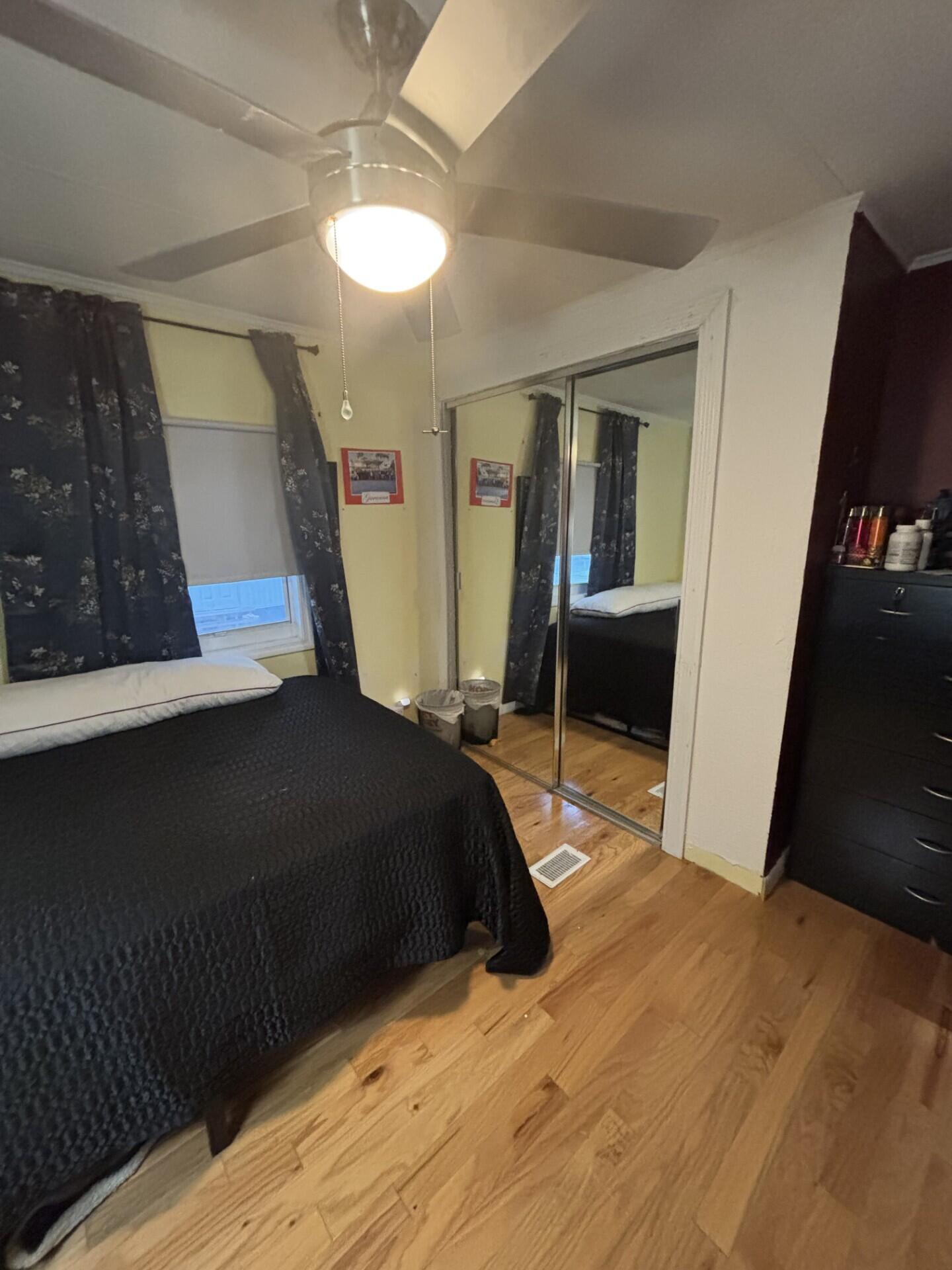 COUNTRY KNOLLS - Residential