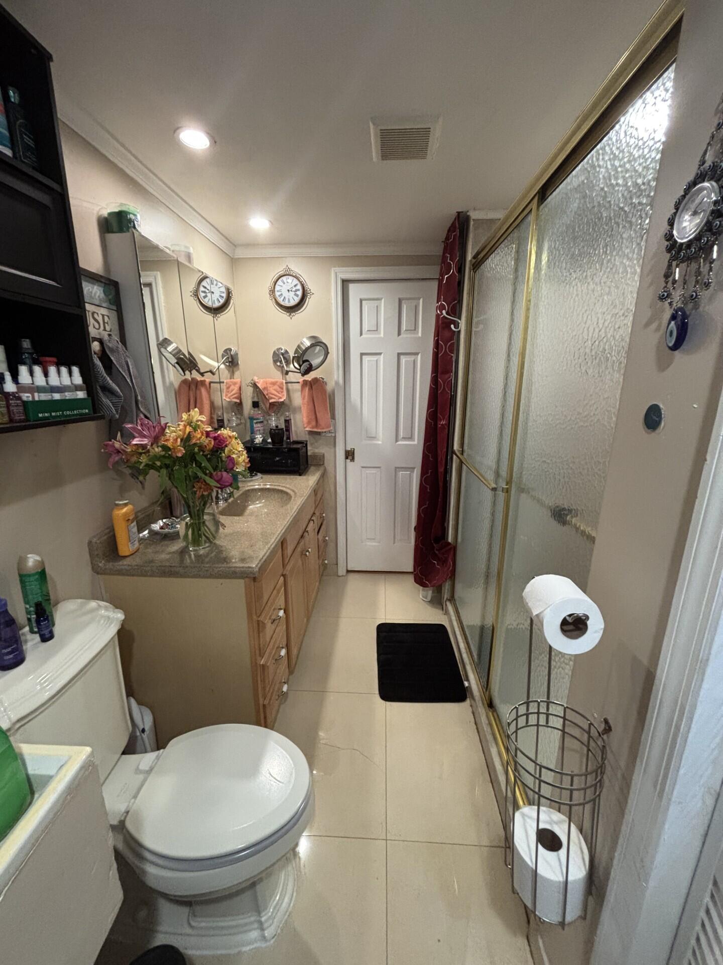 COUNTRY KNOLLS - Residential