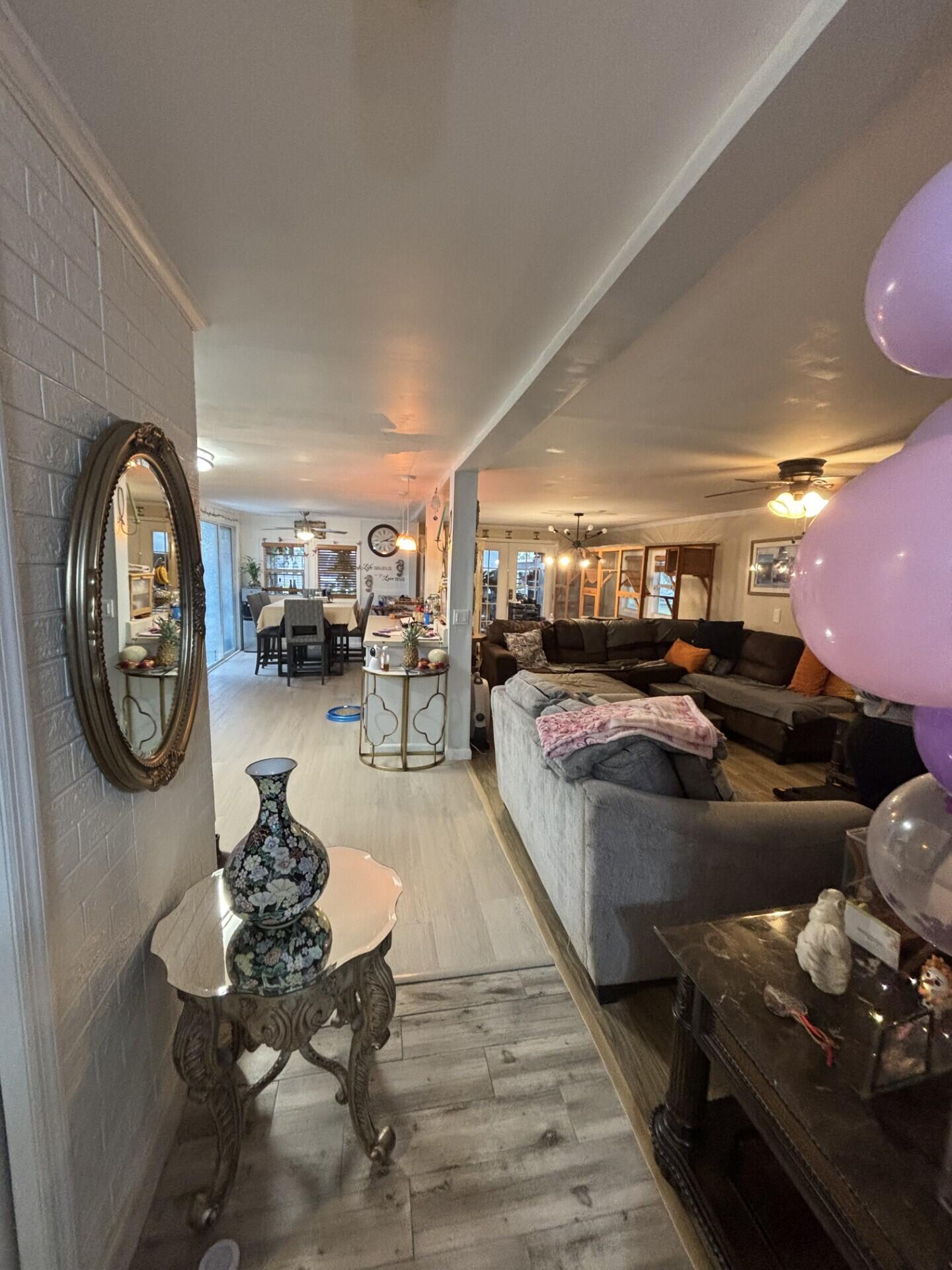 COUNTRY KNOLLS - Residential