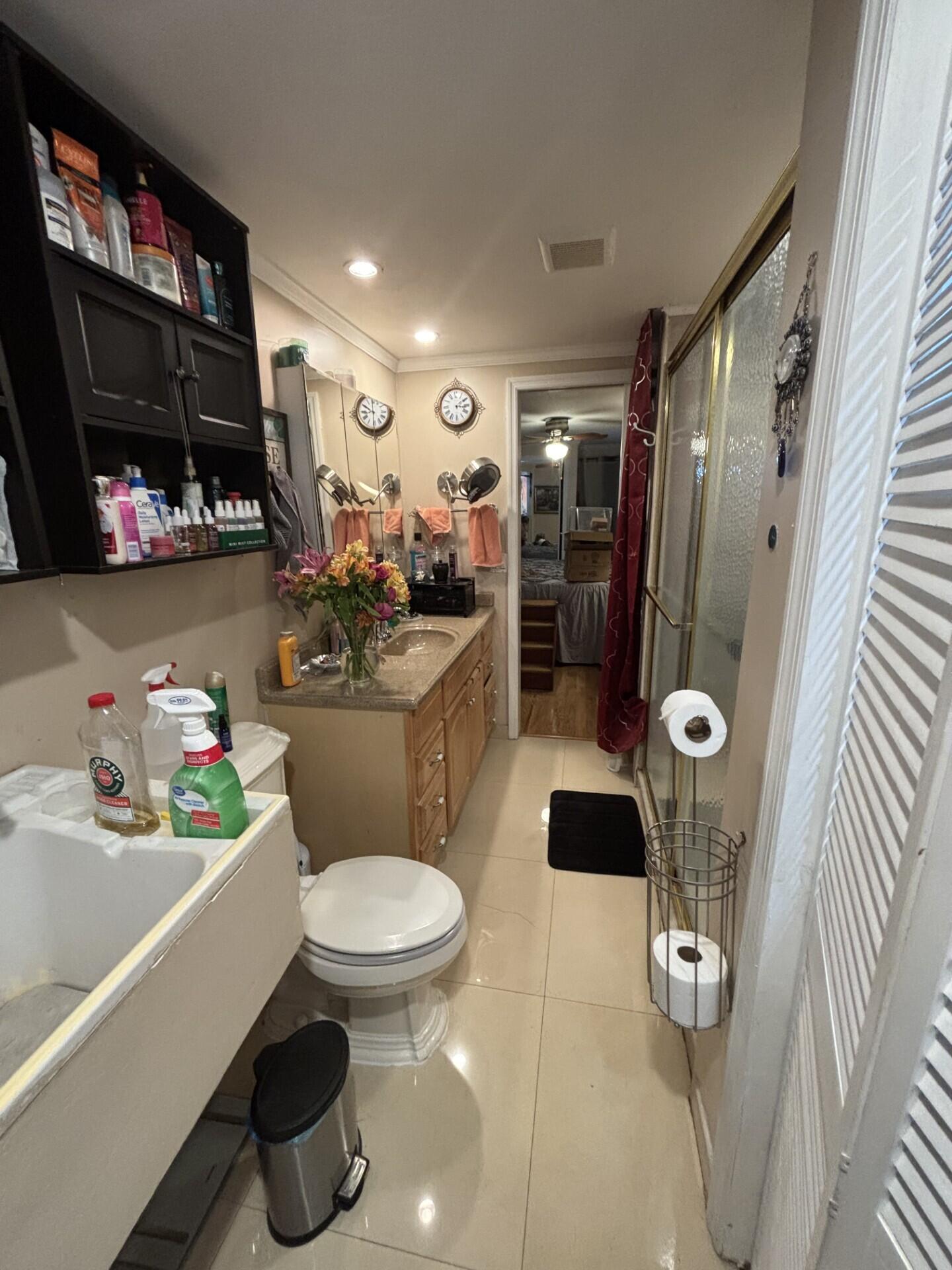 COUNTRY KNOLLS - Residential