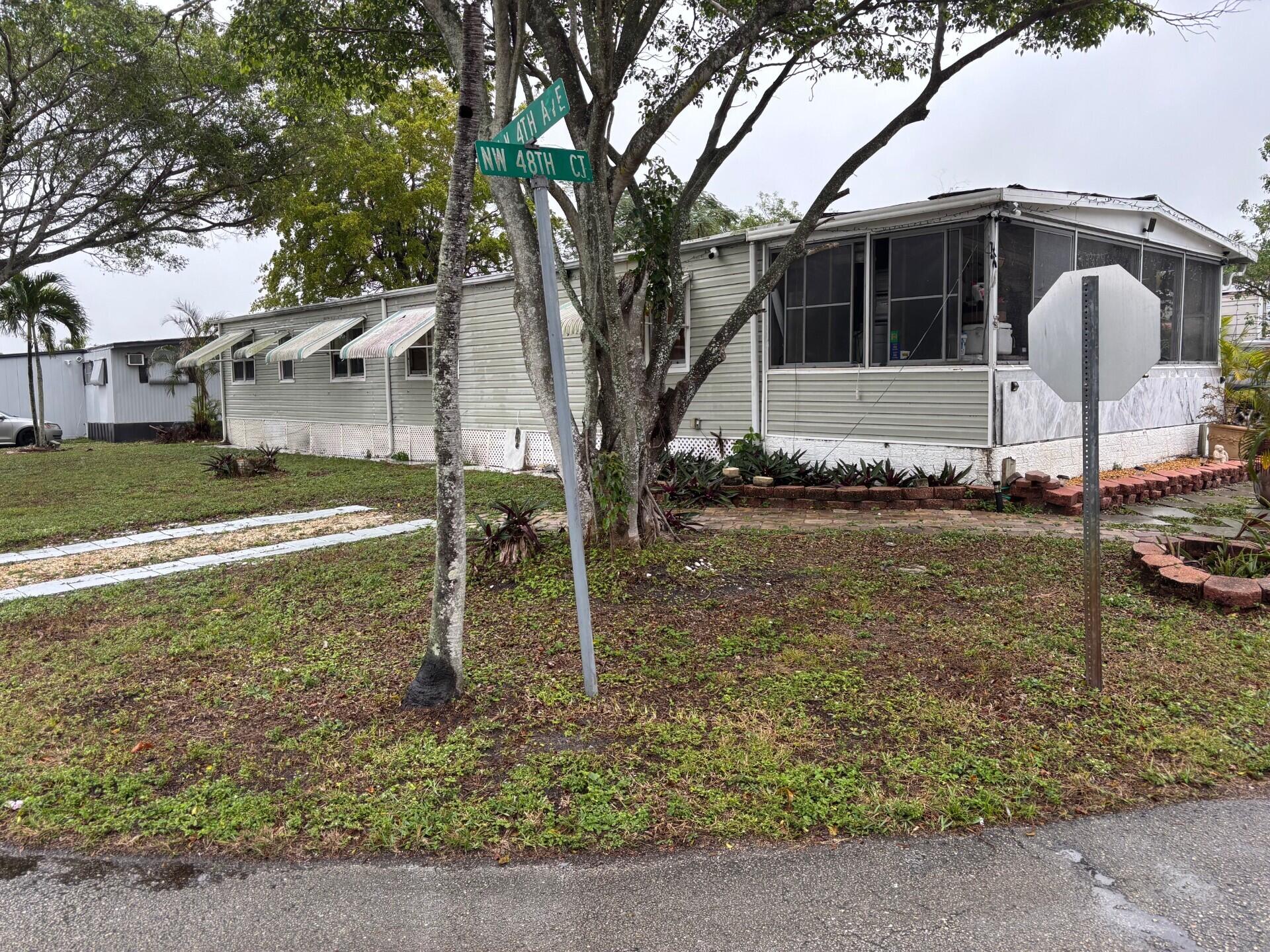 COUNTRY KNOLLS - Residential