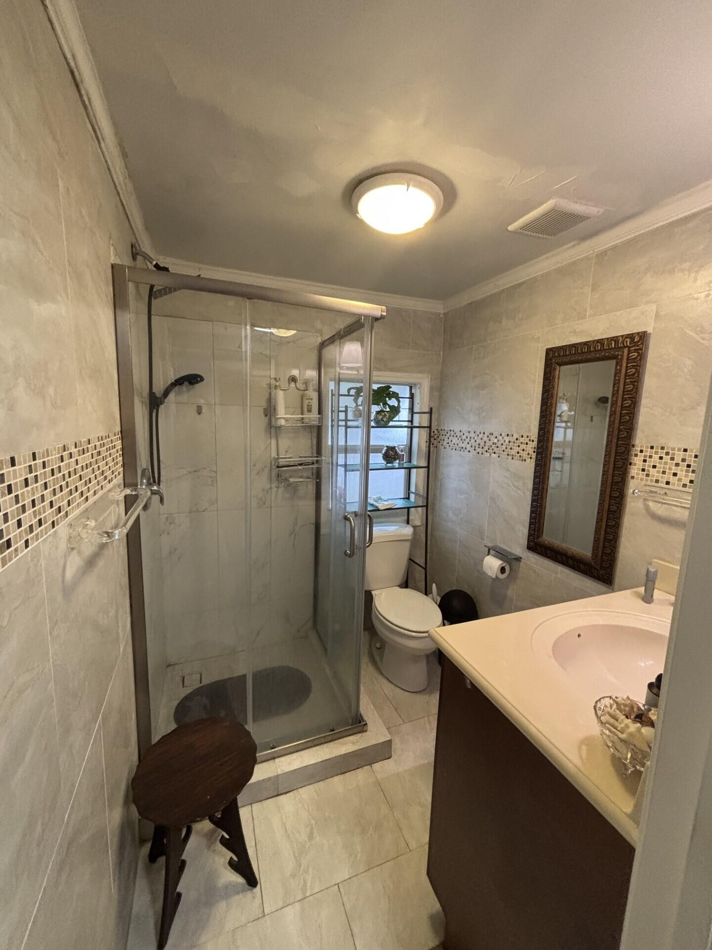 COUNTRY KNOLLS - Residential