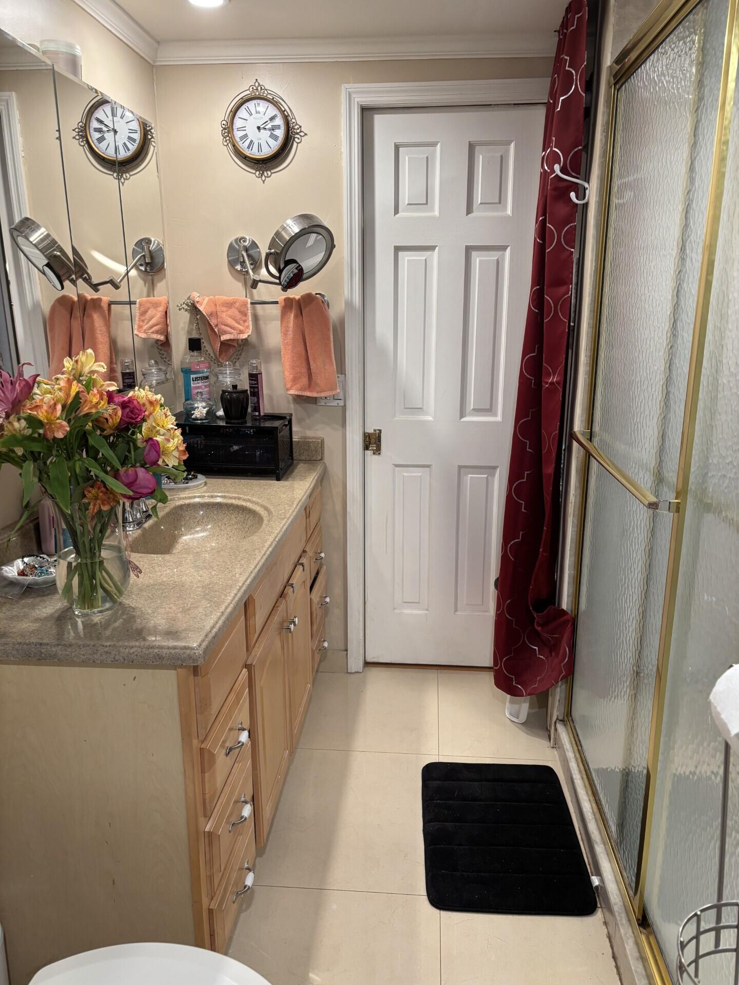 COUNTRY KNOLLS - Residential