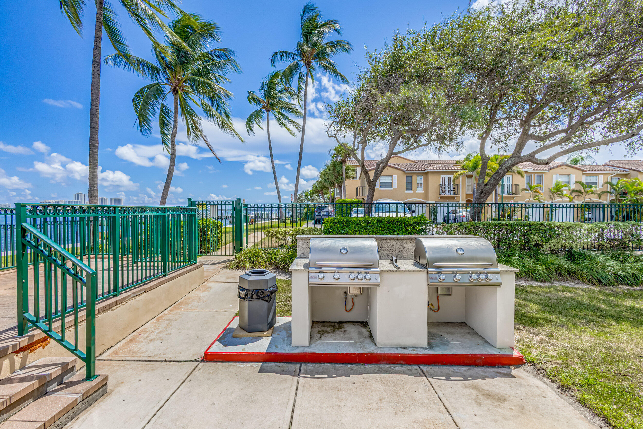 BAY REACH CONDO - Residential Lease