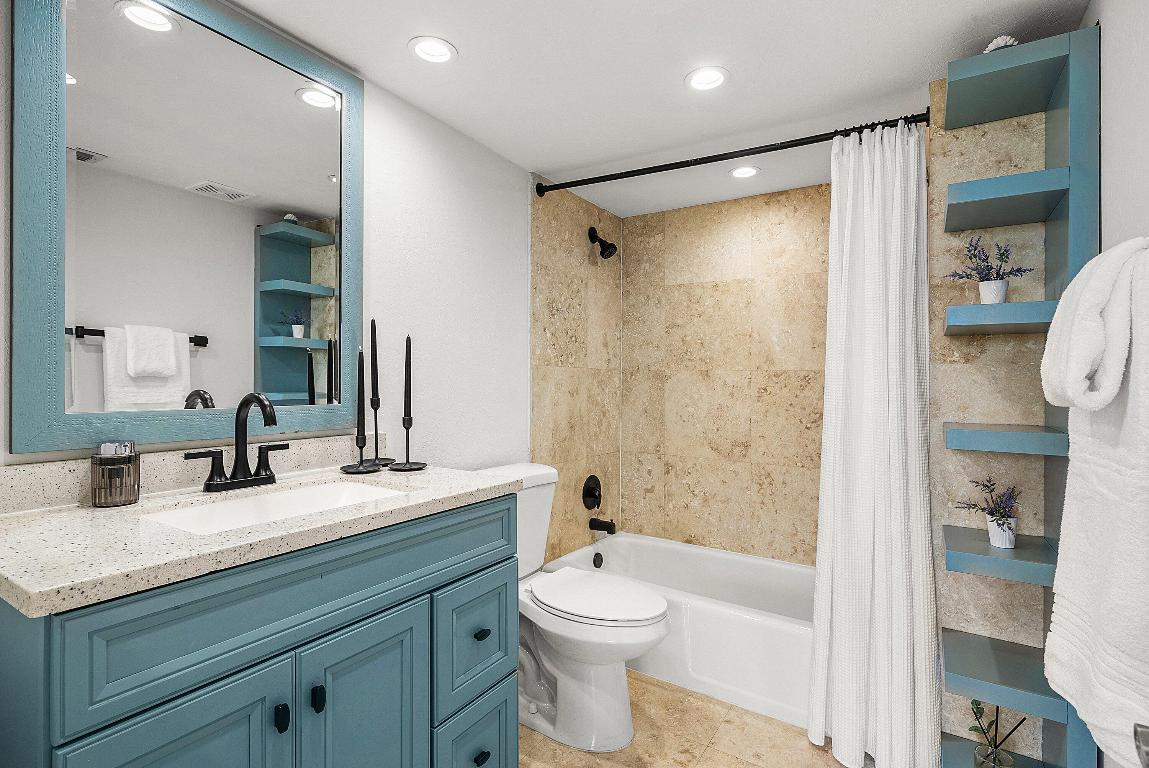 Yorktown Condo - Residential