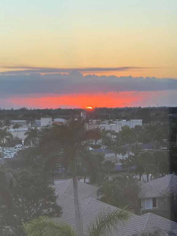 Yorktown Condo - Residential