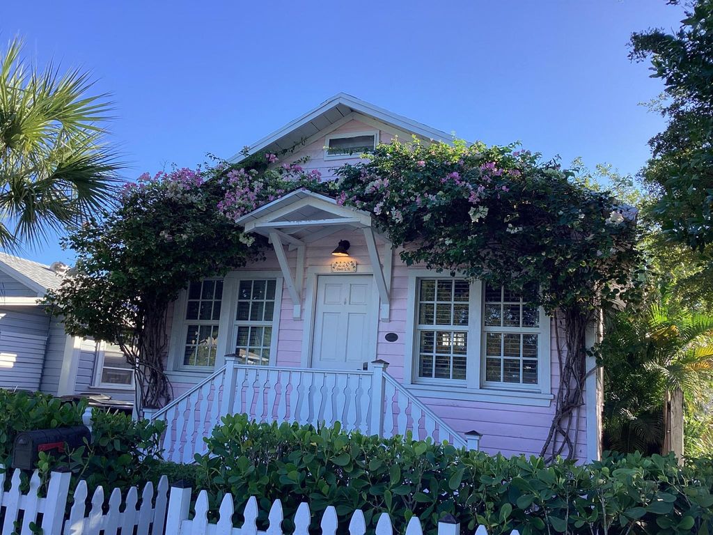 Photo of 226 S L Street, Lake Worth Beach, FL 33460 (MLS # R11046321)