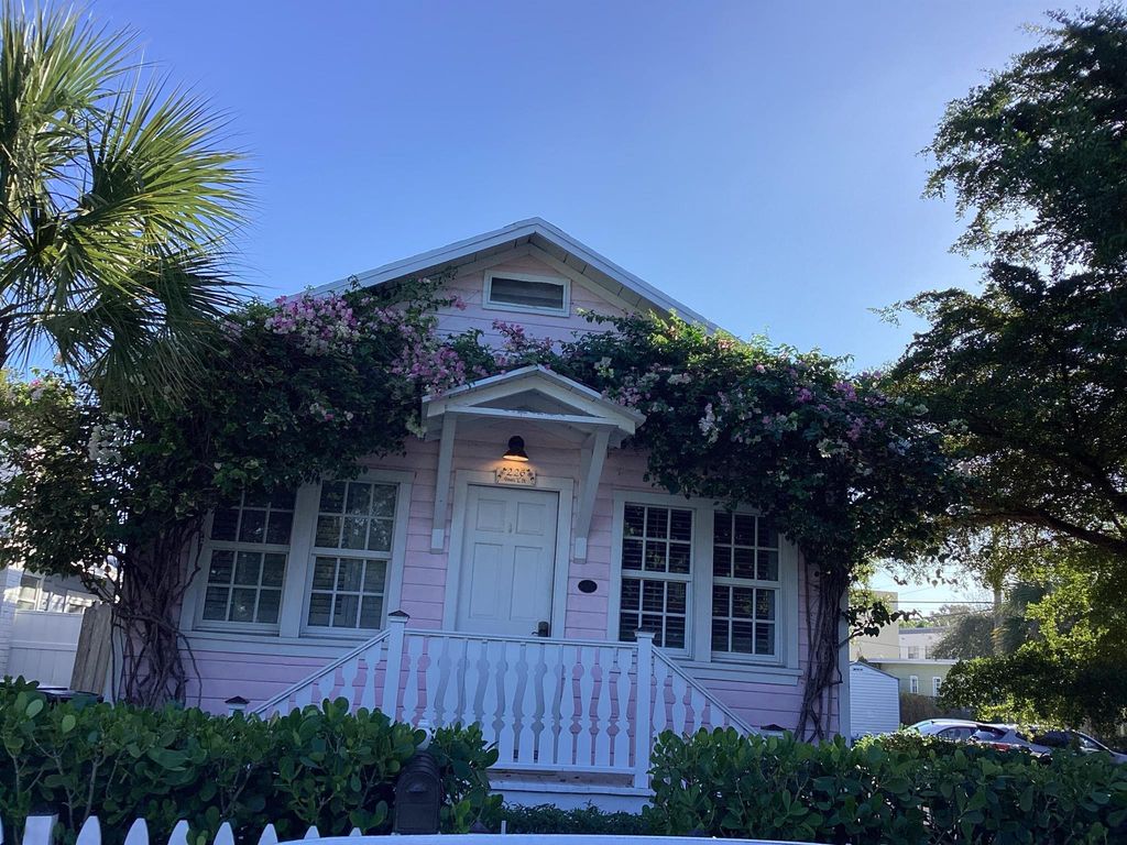 Photo of 226 S L Street, Lake Worth Beach, FL 33460 (MLS # R11046321)