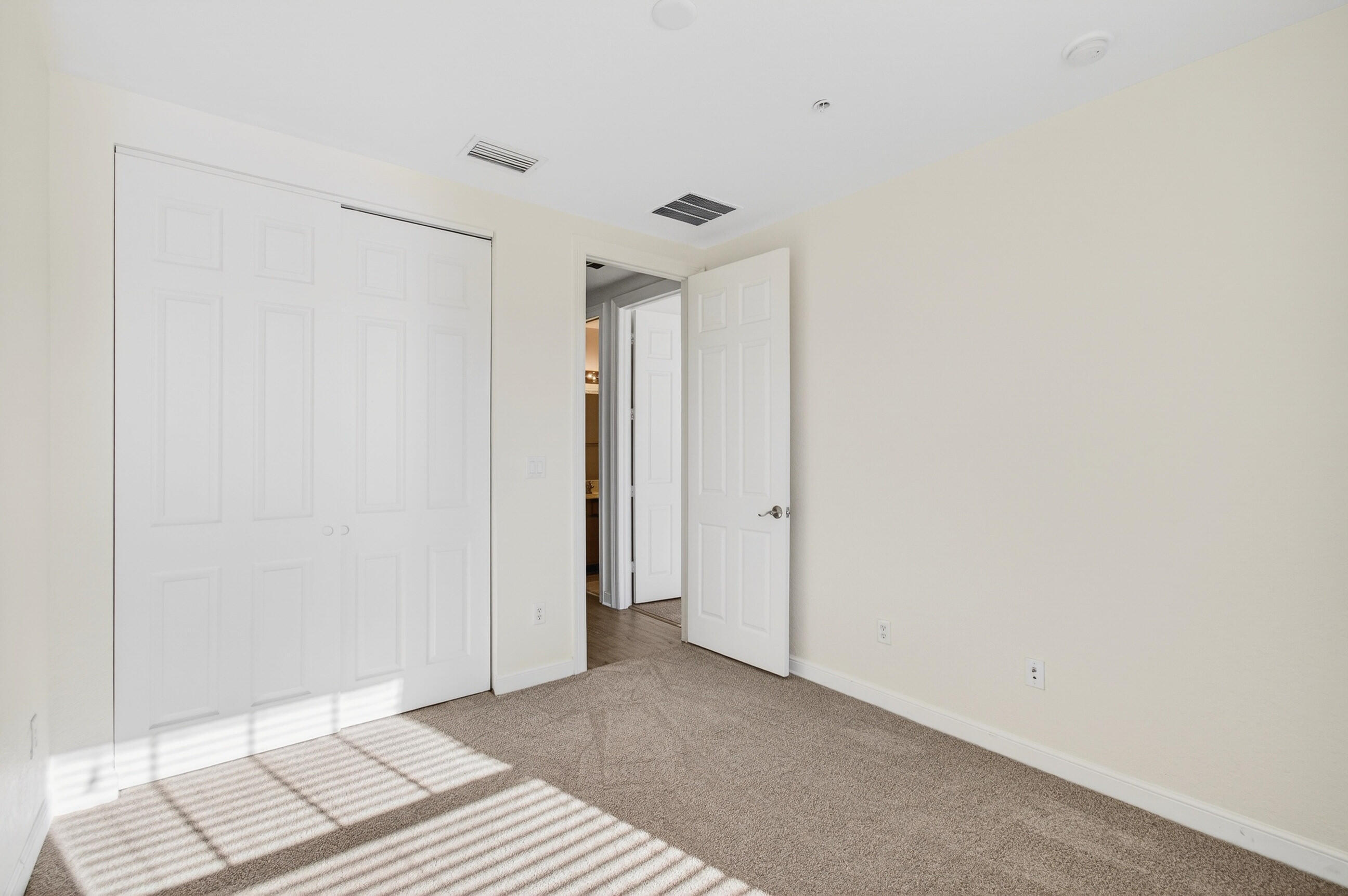 CITYSIDE CONDO - Residential Lease