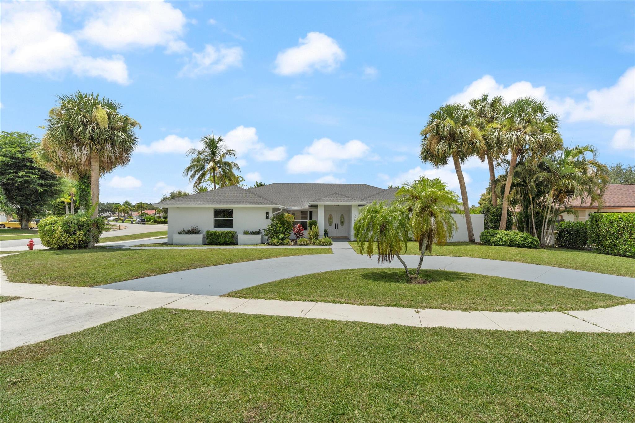 GREENVIEW SHORES 2 OF WEL - Residential