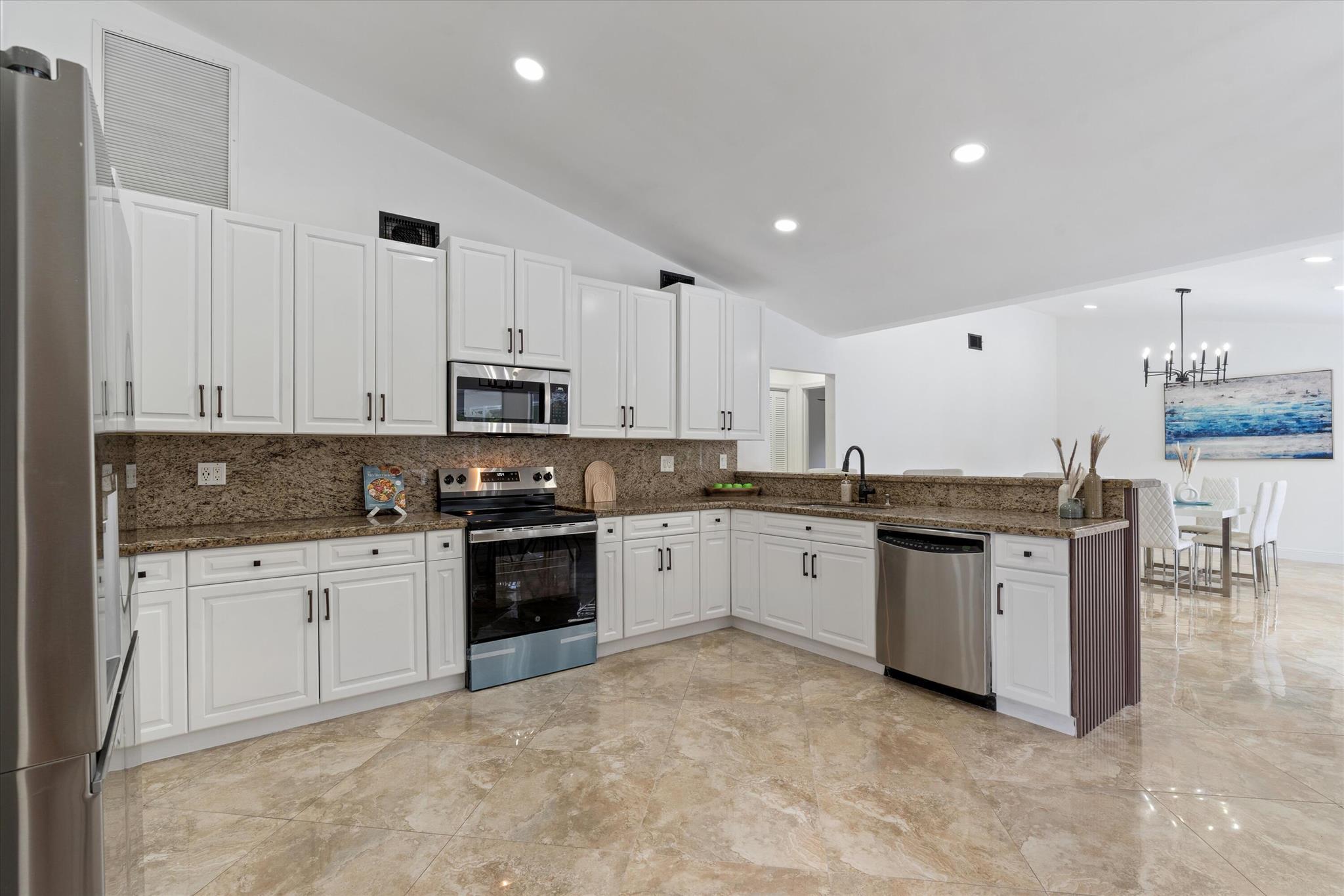 GREENVIEW SHORES 2 OF WEL - Residential