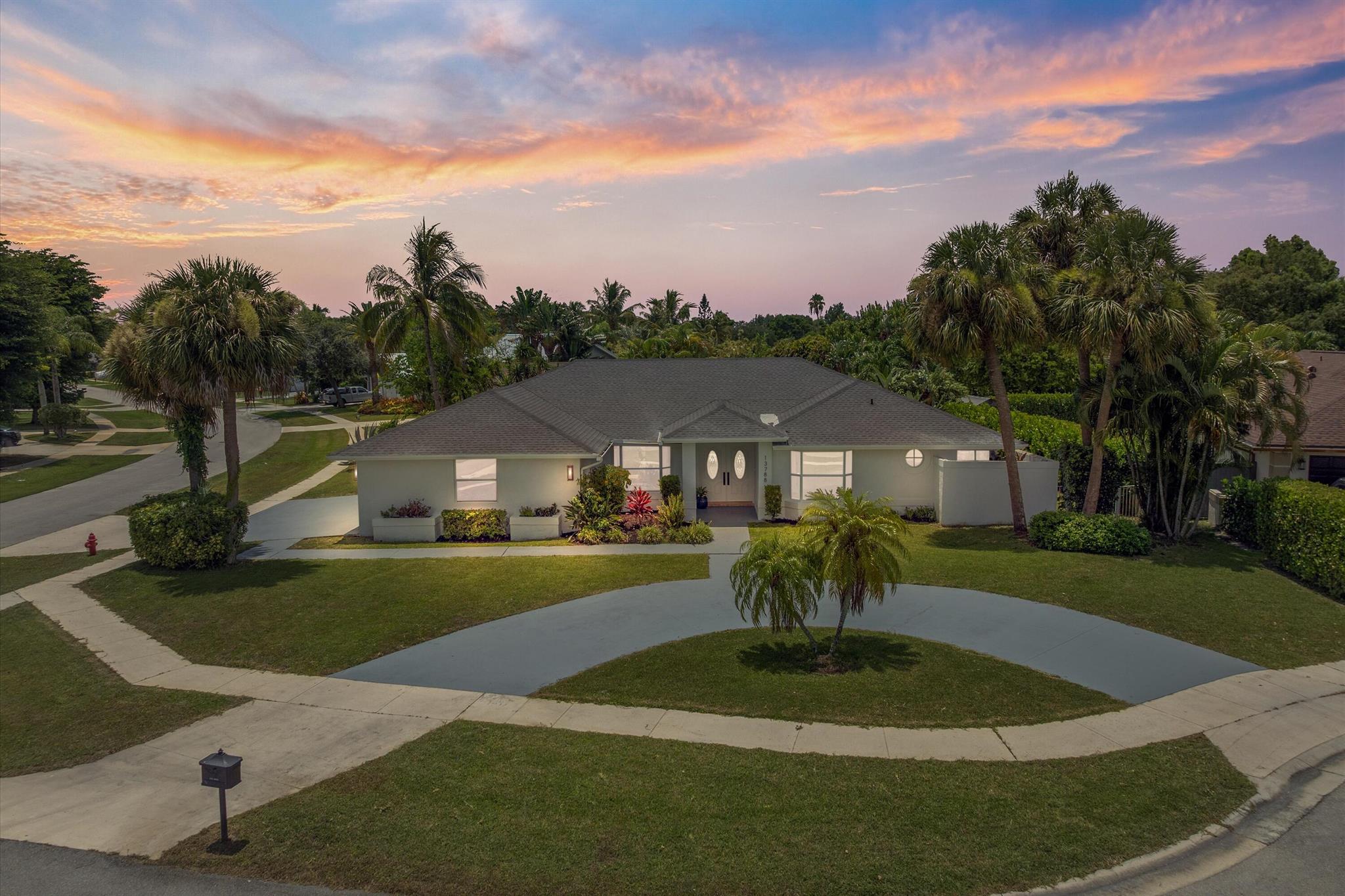 GREENVIEW SHORES 2 OF WEL - Residential