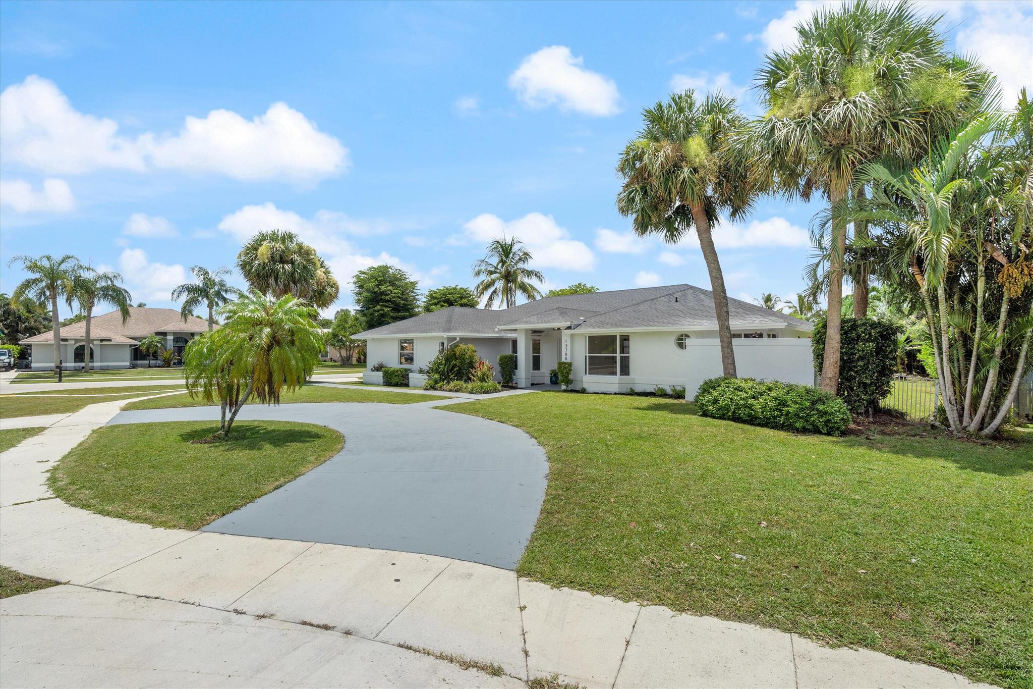 GREENVIEW SHORES 2 OF WEL - Residential