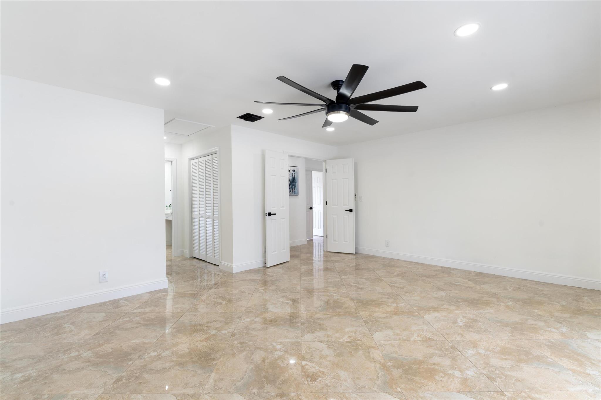 GREENVIEW SHORES 2 OF WEL - Residential