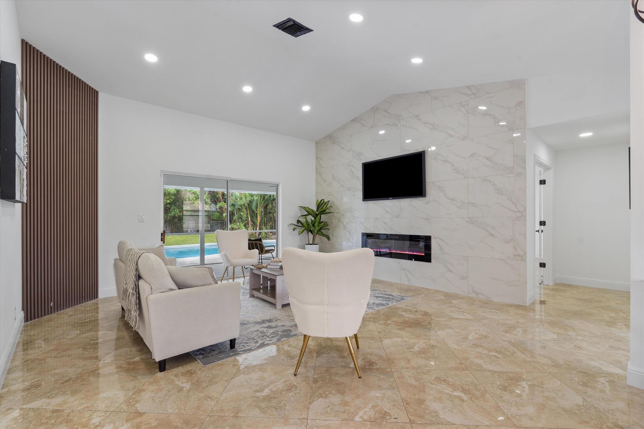 GREENVIEW SHORES 2 OF WEL - Residential